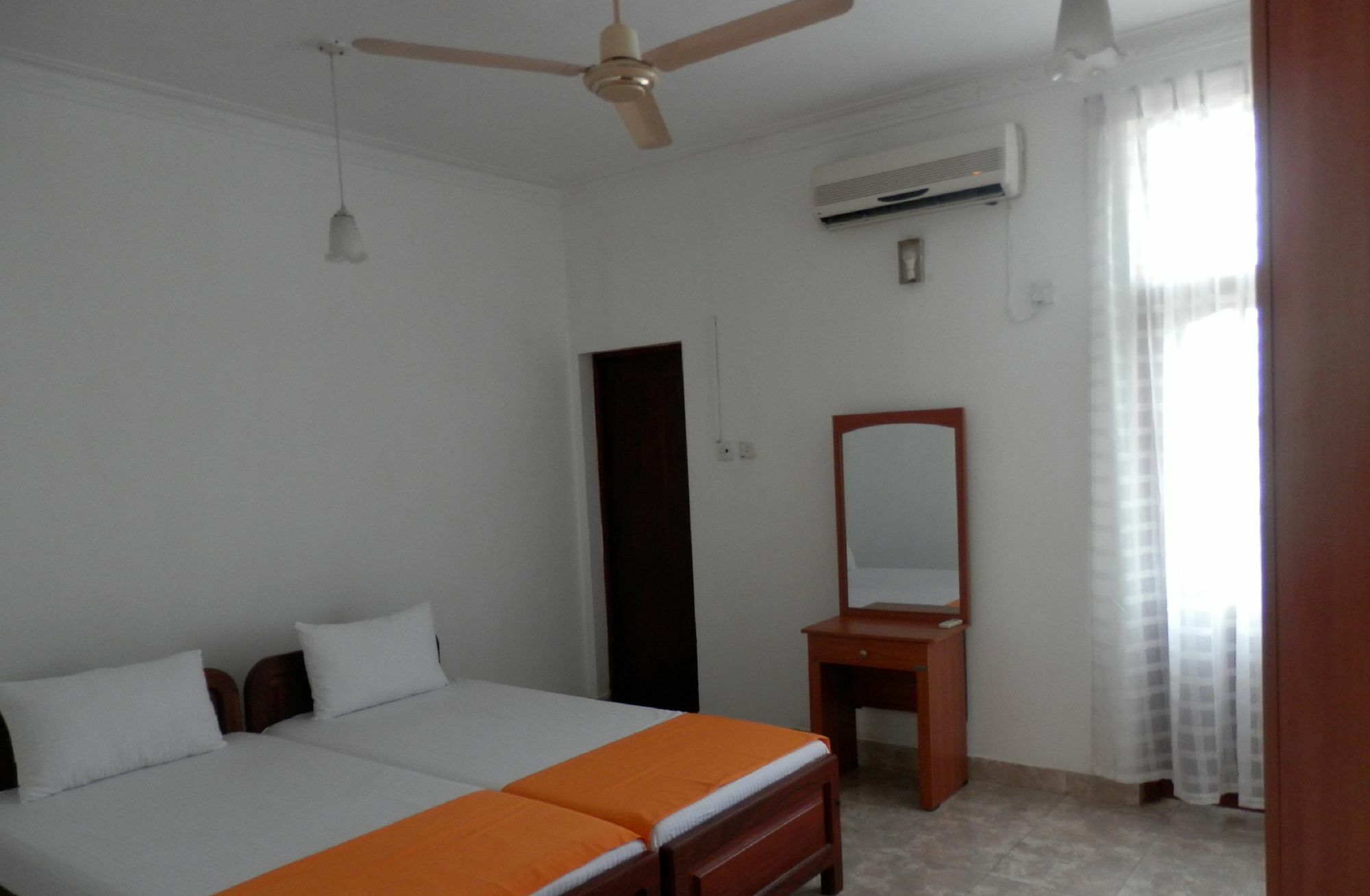 Apartamento The Number 8 Dehiwala-Mount Lavinia Exterior foto